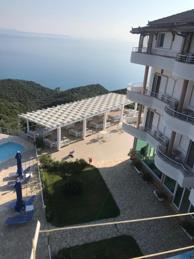Hotel Vila Kafe Lukova Kültér fotó