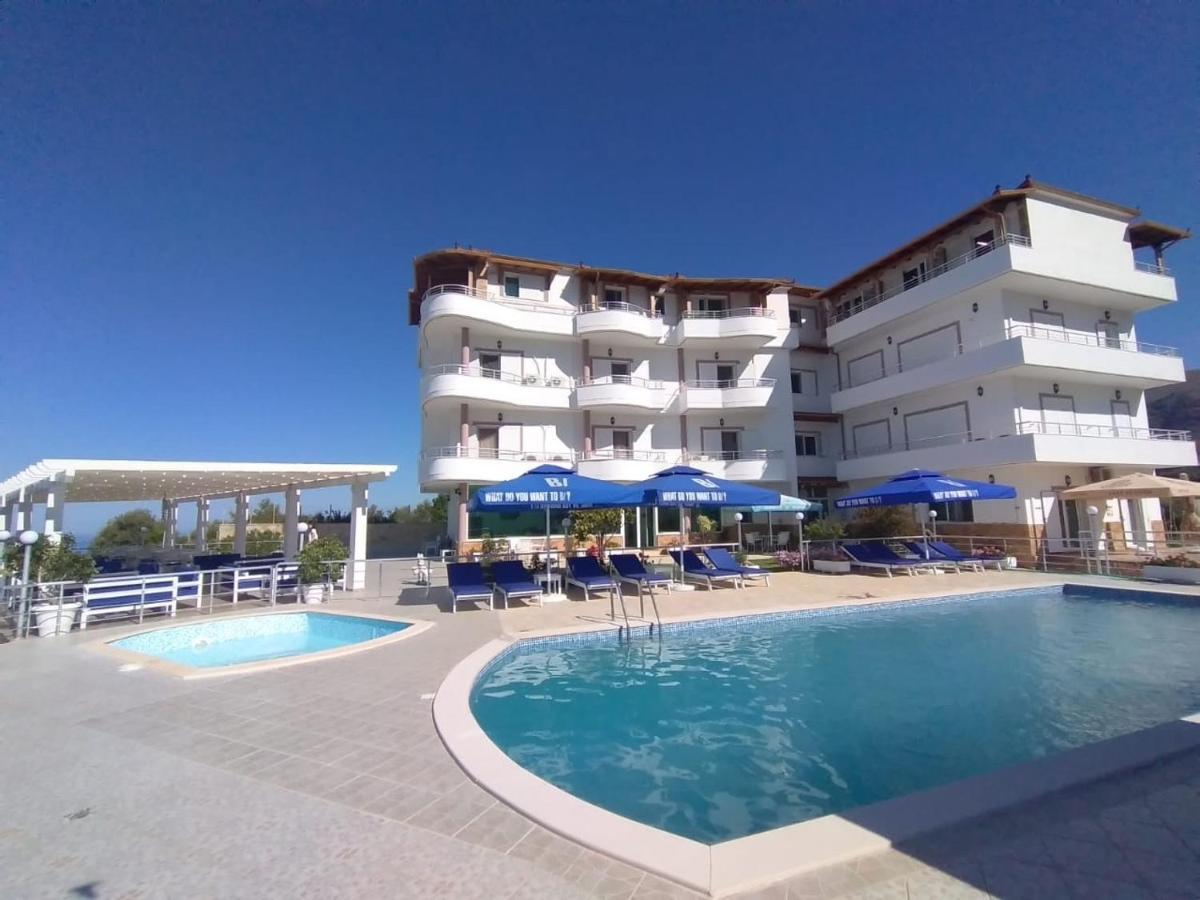Hotel Vila Kafe Lukova Kültér fotó