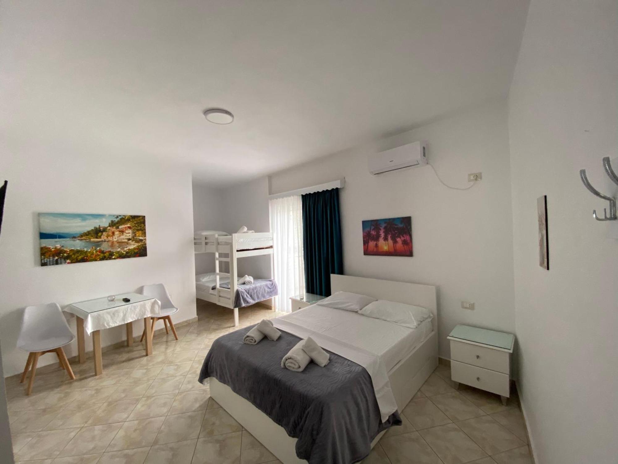 Hotel Vila Kafe Lukova Kültér fotó