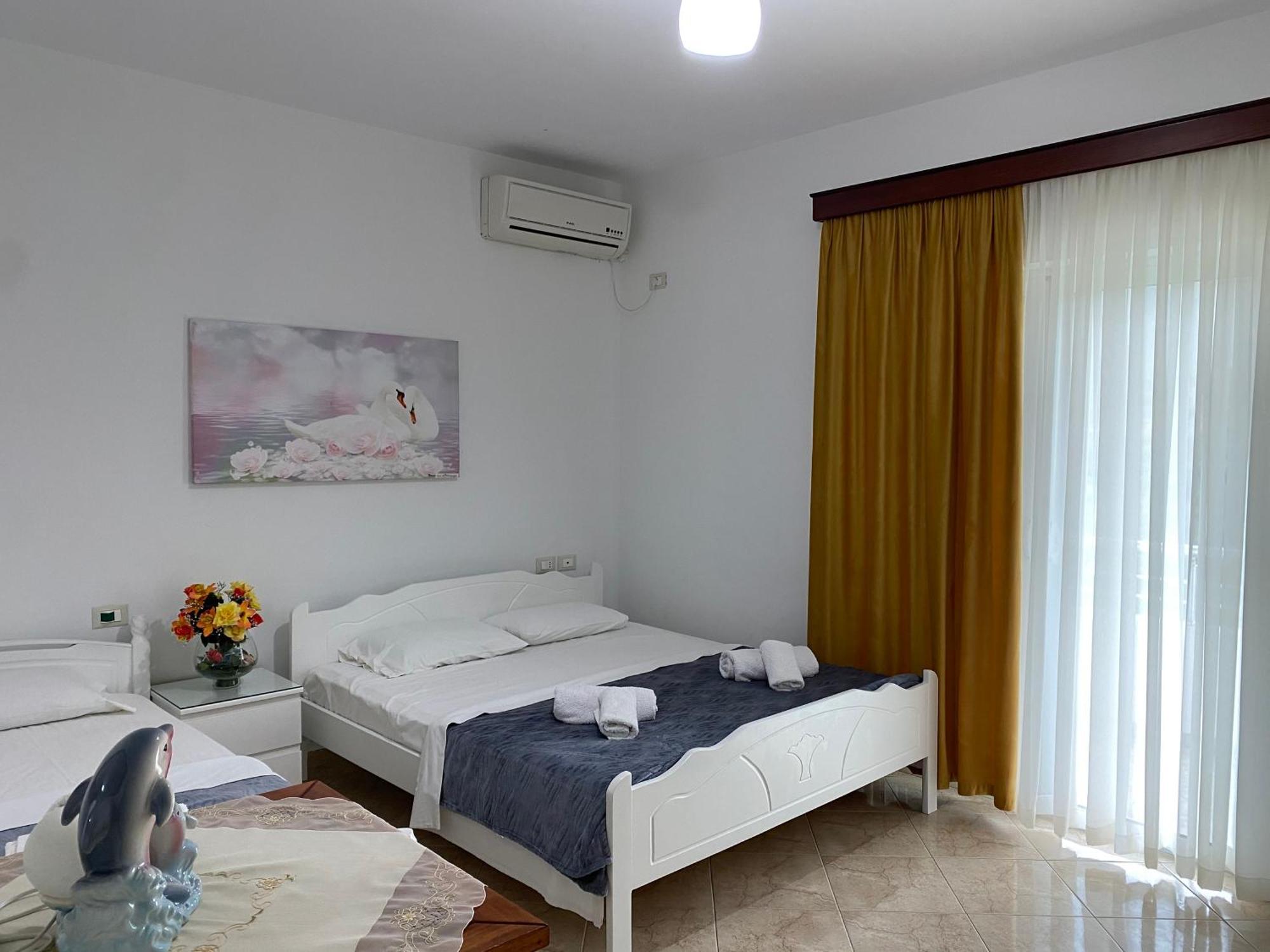 Hotel Vila Kafe Lukova Kültér fotó