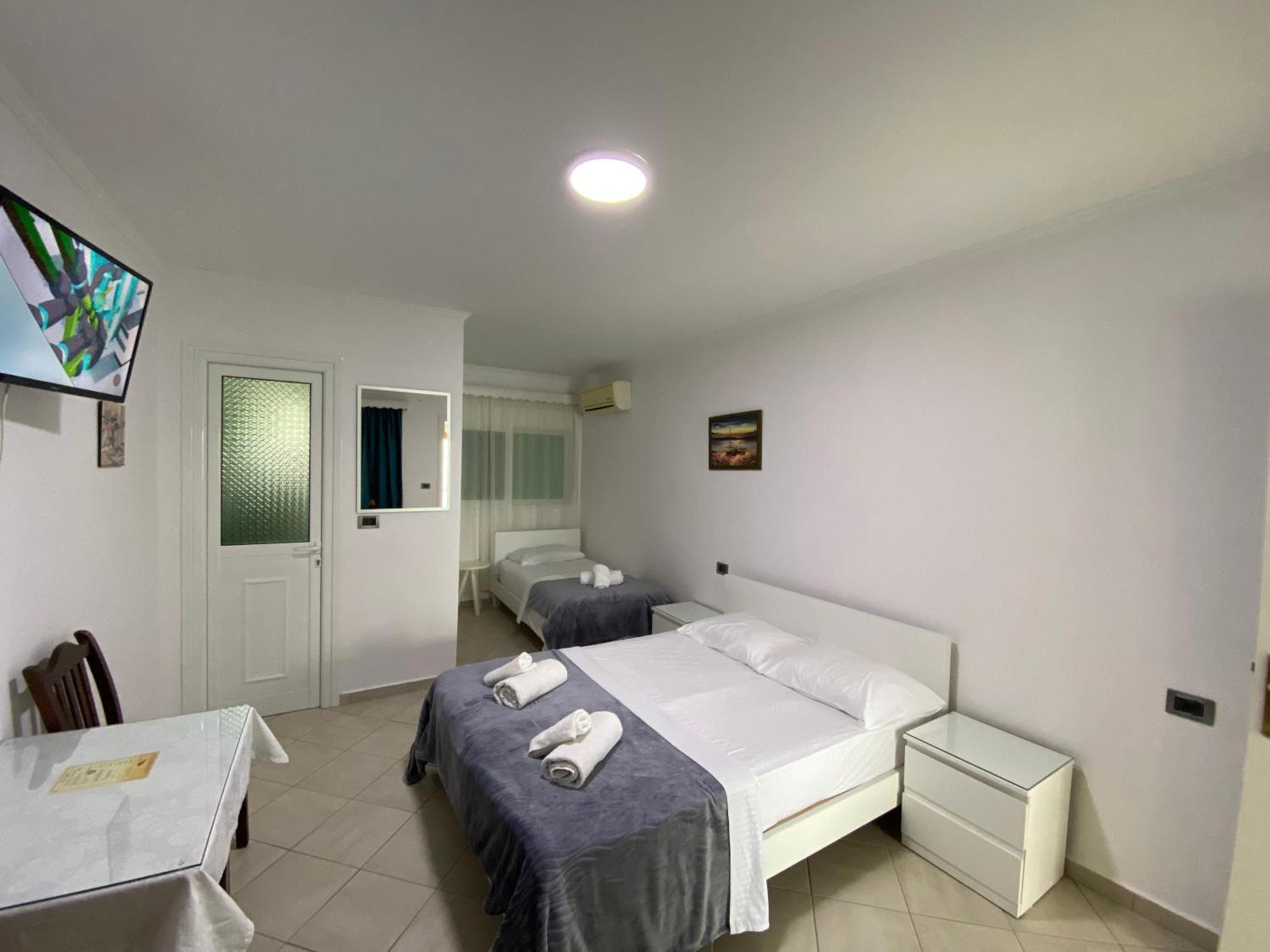 Hotel Vila Kafe Lukova Kültér fotó