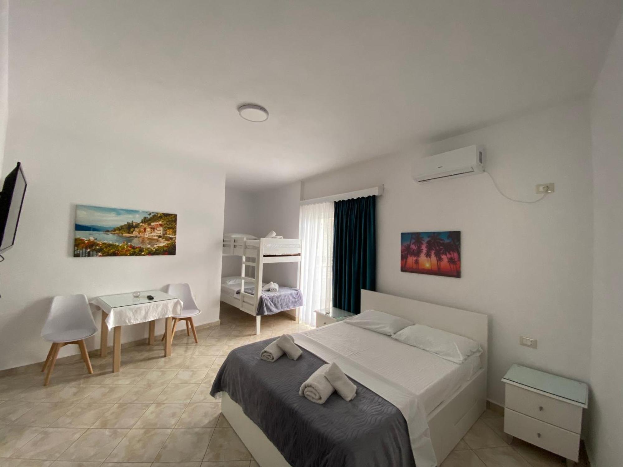Hotel Vila Kafe Lukova Kültér fotó