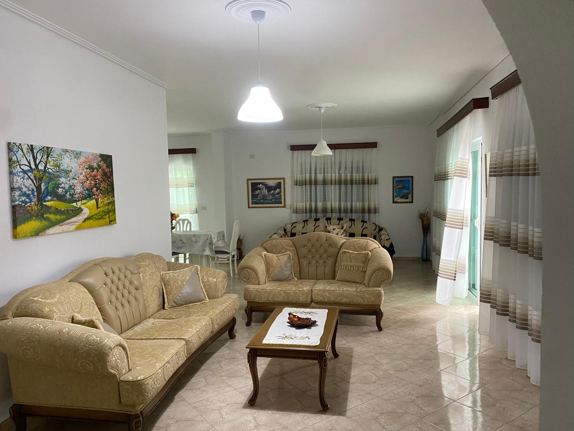 Hotel Vila Kafe Lukova Kültér fotó