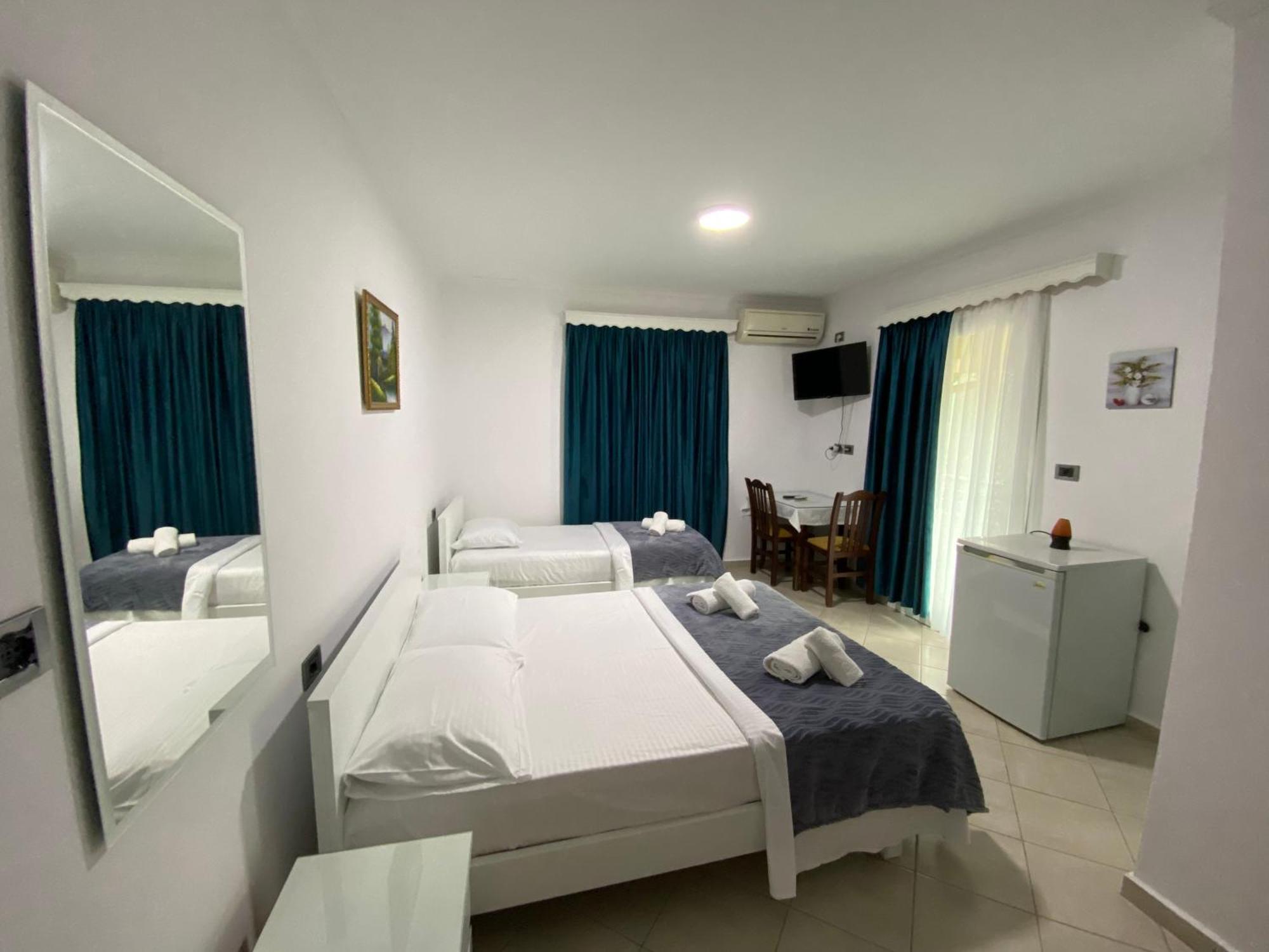 Hotel Vila Kafe Lukova Kültér fotó