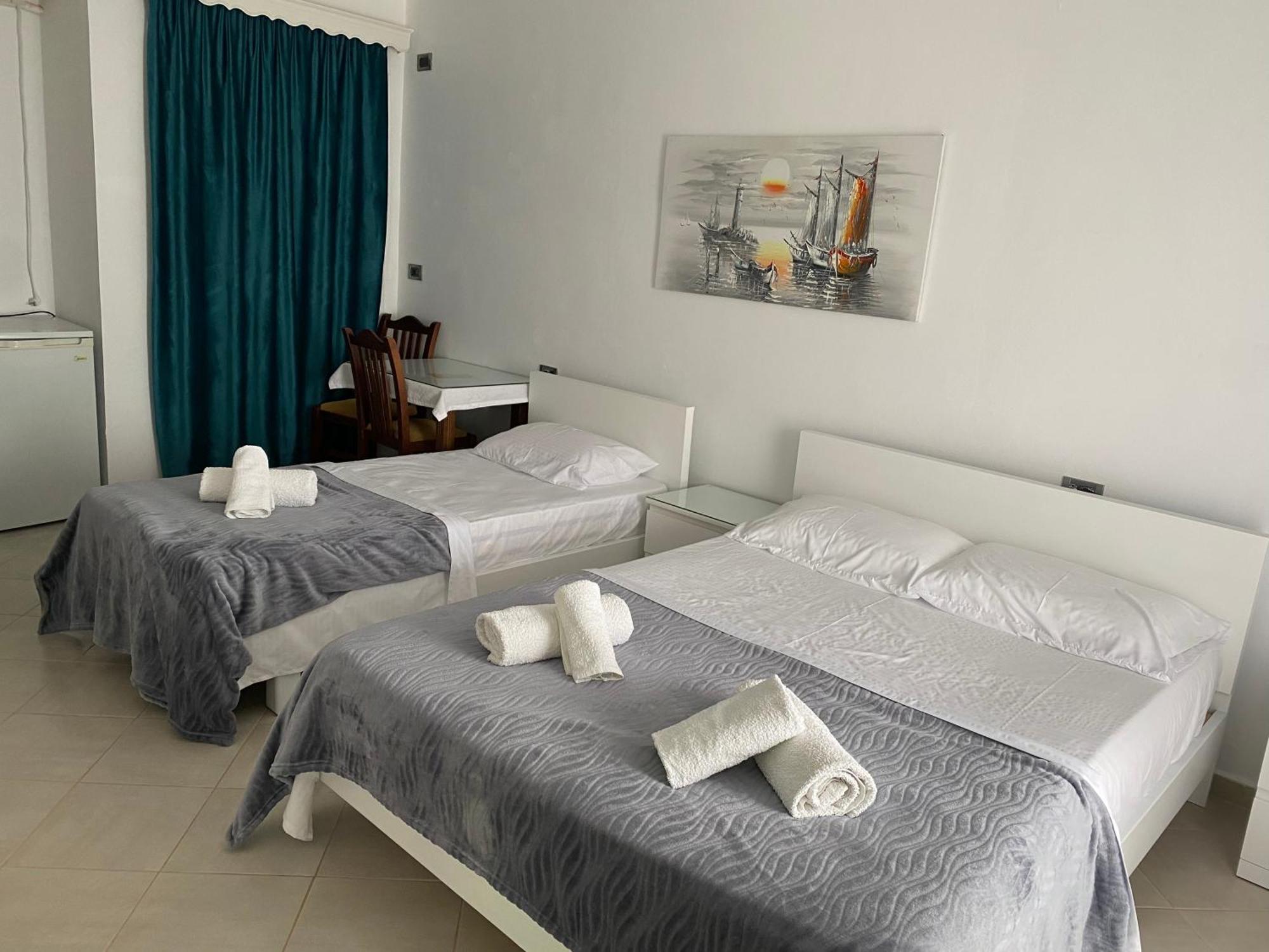 Hotel Vila Kafe Lukova Kültér fotó