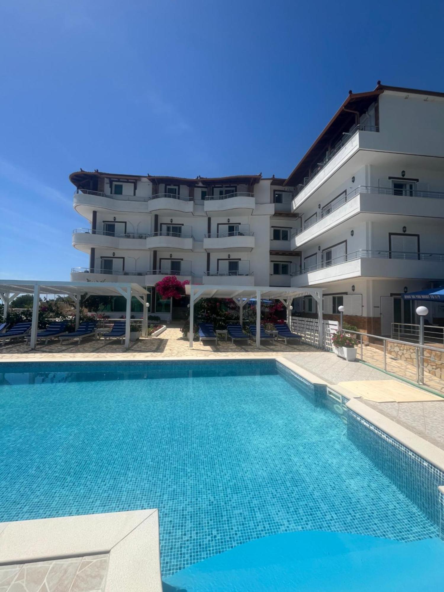 Hotel Vila Kafe Lukova Kültér fotó
