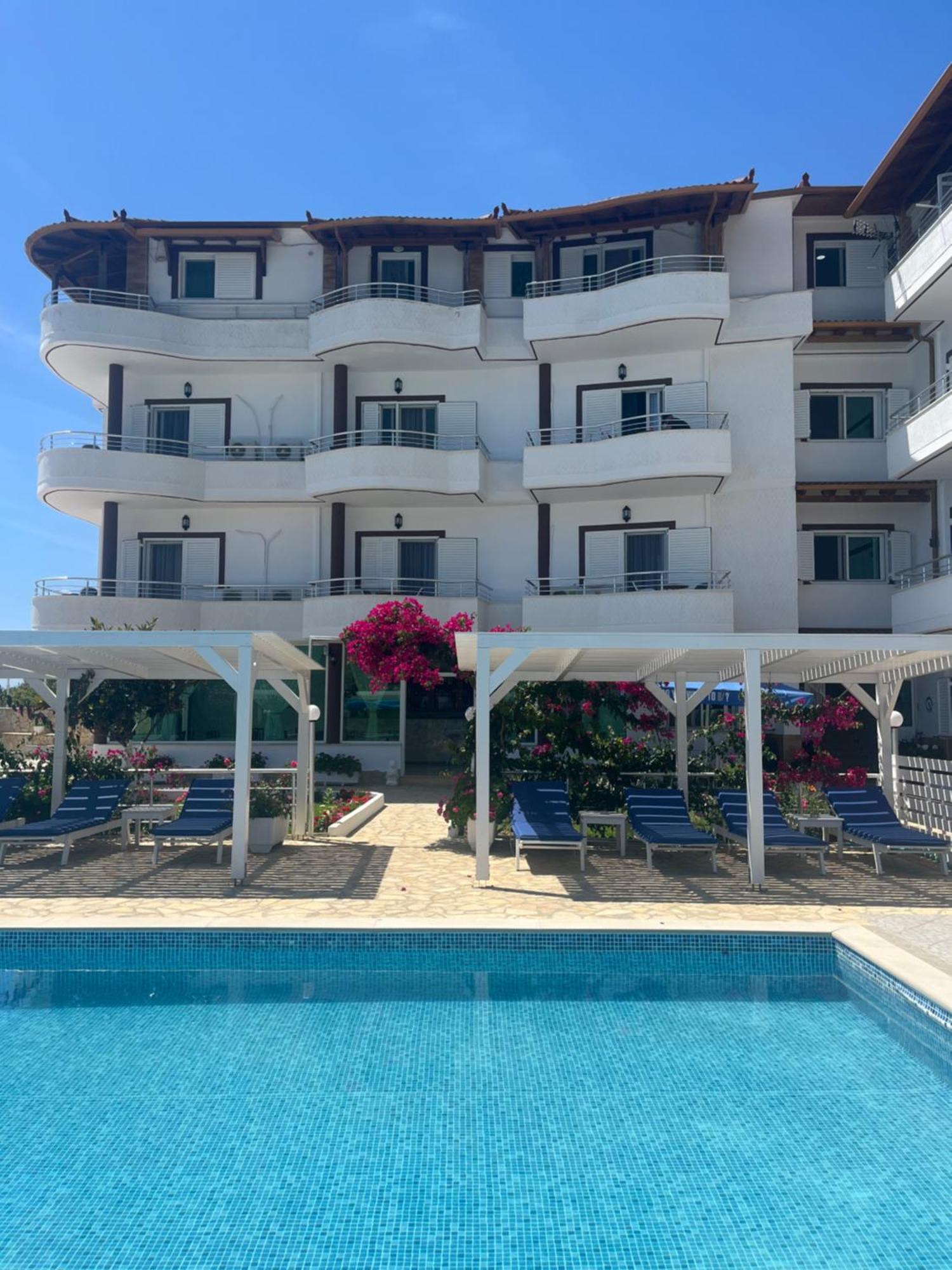 Hotel Vila Kafe Lukova Kültér fotó