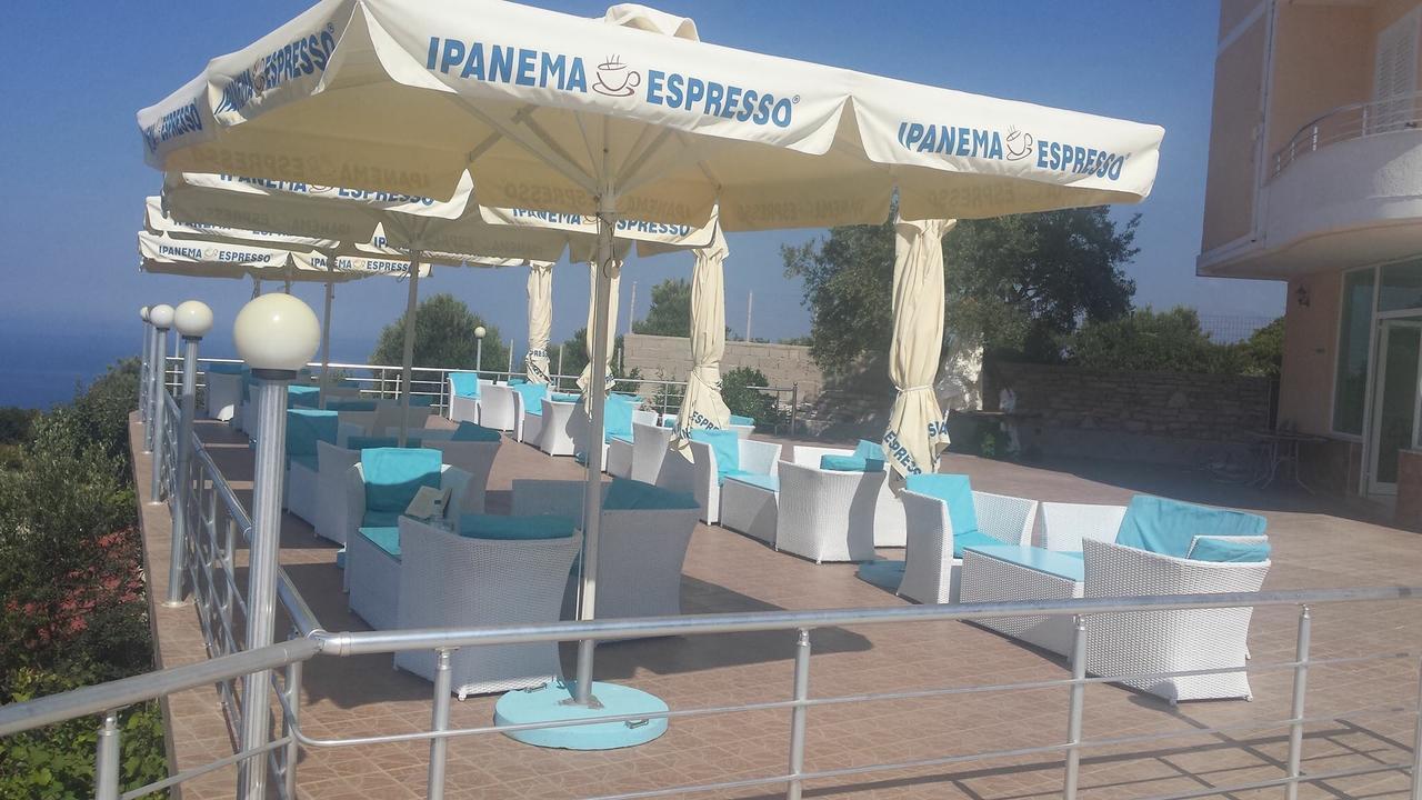 Hotel Vila Kafe Lukova Kültér fotó