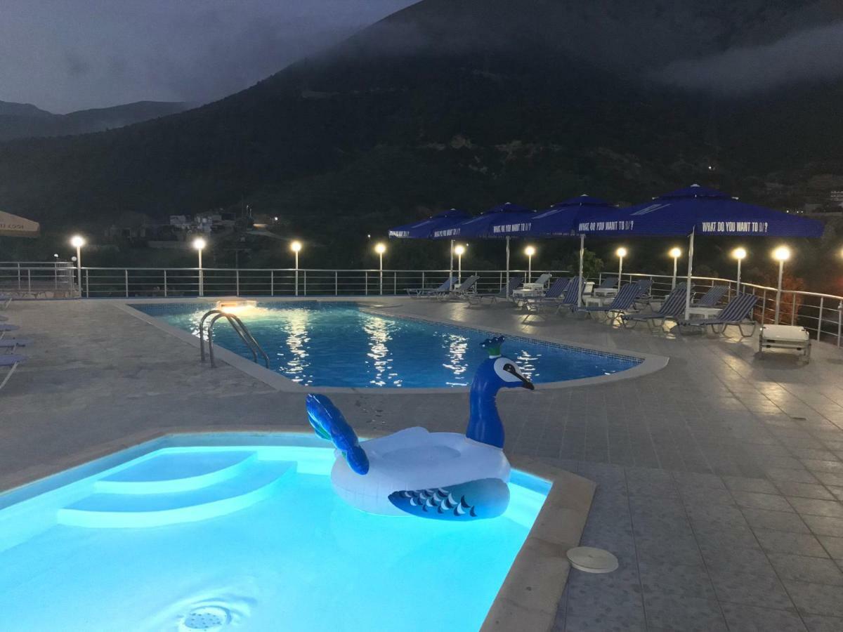 Hotel Vila Kafe Lukova Kültér fotó