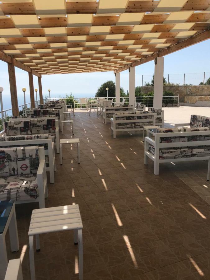 Hotel Vila Kafe Lukova Kültér fotó