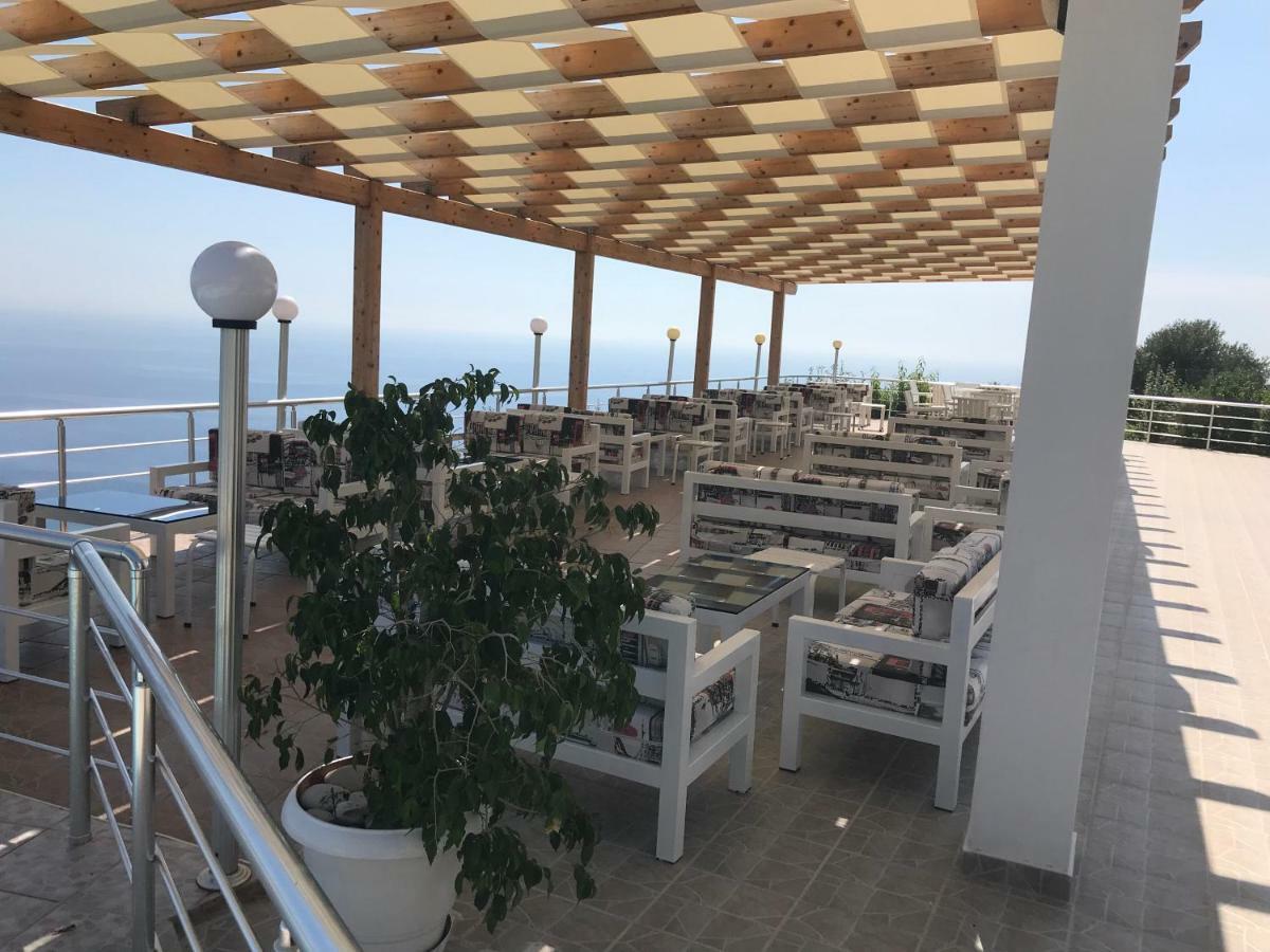 Hotel Vila Kafe Lukova Kültér fotó