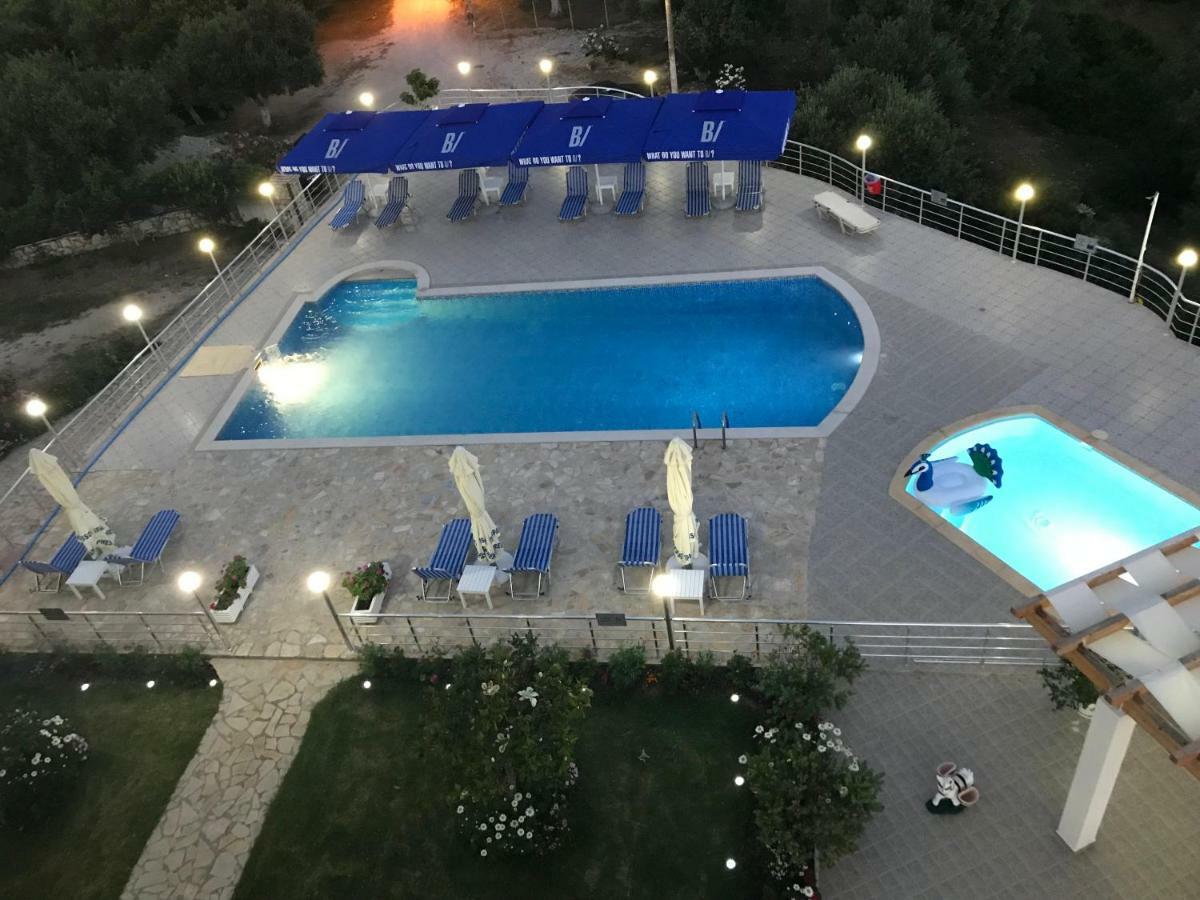 Hotel Vila Kafe Lukova Kültér fotó