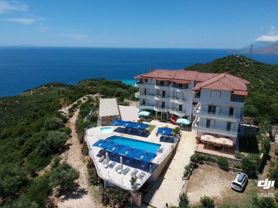 Hotel Vila Kafe Lukova Kültér fotó